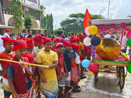 Raigad: Narli Purnima celebrated in traditional manner at Karanja | Raigad: करंजा येथे पारंपरिक पध्दतीने नारळी पौर्णिमा साजरी