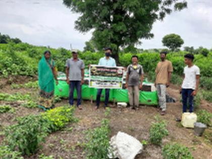 Guide farmers to soil testing | माती परिक्षणाचे शेतकऱ्यांना मार्गदर्शन