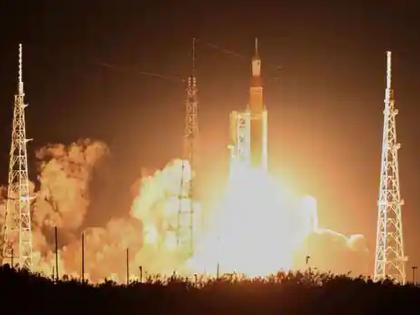 Another step toward the moon, NASA's Artemis takes off | चंद्राच्या दिशेने आणखी एक पाऊल, नासाचे आर्टेमिस झेपावले