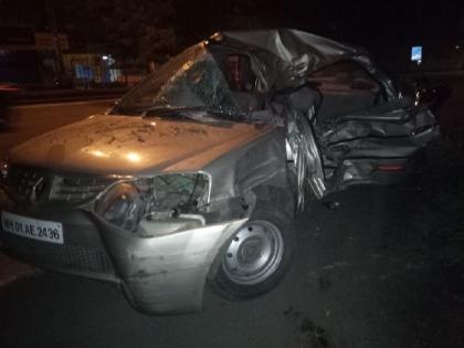 Four people were killed and two seriously injured in a horrific accident in Nashik | नाशिकमध्ये भीषण अपघातात चार जण ठार, दोघे गंभीर जखमी