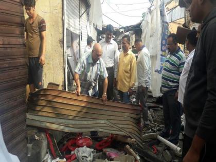 Blast in Tibetan market of Nashik | नाशिकच्या तिबेटीयन मार्केटमध्ये स्फोट, स्फोटामागे संशयाचा धूर