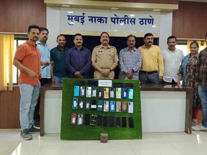 10 lakh mobile phones found by police in Nashik There was joy on the faces of the complainants | नाशिकमध्ये पोलिसांनी शोधले १० लाखांचे मोबाइल फोन; तक्रारदारांच्या चेहऱ्यावर झळकला आनंद