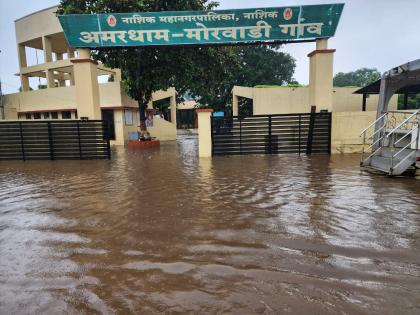 heavy rains in nashik district discharge from four dams begins | नाशिक जिल्ह्यात जोरदार पाऊस; चार धरणांमधून विसर्ग सुरू 