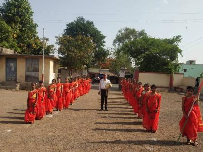 Municipal school students will welcome the Prime Minister at Lazimne; | मनपा शाळेचे विद्यार्थी लेझीमने करणार पंतप्रधानांचे स्वागत; खासगी शाळांतील चारशे विद्यार्थी सज्ज