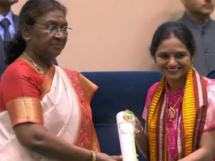 President presents 'National Teacher Awards' to 6 teachers from Maharashtra | राष्ट्रपतींच्या हस्ते महाराष्ट्रातील ६ शिक्षकांना ‘राष्ट्रीय शिक्षक पुरस्कार’