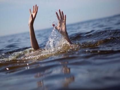 Navi Mumbai ater Swimming in the puddle young man died | डबक्यात पोहणे बेतले तरुणाच्या जिवावर; पाय गाळात रुतल्याने बुडून मृत्यू