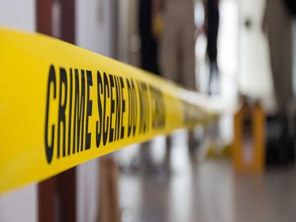 Husband brutally kills wife over family dispute in Navi Mumbai | मनधरणी करायला गावावरून आला, वाद मिटवत नसल्याने संतापला अन्.. चाकूने वार करुन पत्नीची हत्या