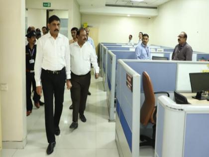 Bundles of files at the Commissioner's reception at the Municipal Headquarters Commissioner in action mode | महानगरपालिका मुख्यालयात आयुक्तांच्या स्वागताला फायलींचे गठ्ठे; आयुक्त ॲक्शन मोडमध्ये  