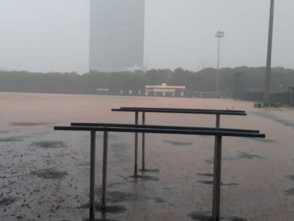 rain with lightning in navi mumbai | नवी मुंबईत विजांच्या कडकडाटासह पावसाची हजेरी