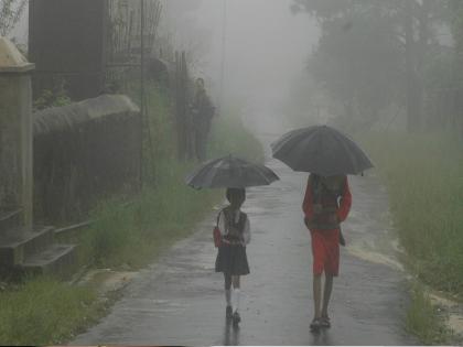 the rainfall reached the level of 4,500 mm In Navaja satara district | Satara: नवजामध्ये पावसाचा साडे चार हजार मिलीमीटरचा टप्पा पार