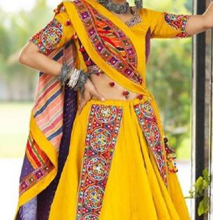 फक्त एक ओढणी आणि मिळेल स्पेशल गरबा लूक! दिसाल चारचौघीत उठून - ट्रेंडी, स्टायलिश आऊटफिट रेडी...