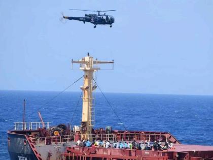 Dramatic operations on high seas by Indian Navy rescues hijacked vessel MV Ruen arrests 35 Somali pirates | भारतीय नौदलाचा समुद्रात थरार; ११० दिवसांपासून हायजॅक जहाजातील १७ क्रू मेंबर्सची केली सुटका