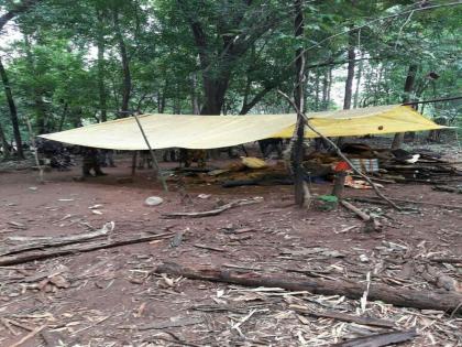 Gadchiroli: Police naxalite camp was carried out in Abujemad forest of Naxalite neighborhood; Arms, horses seized | गडचिरोली : नक्षल्यांचा बालेकिल्ला असलेल्या अबूझमाड जंगलात पोलिसांनी नक्षल कॅम्प केला उद्धवस्त; शस्त्र, घोडे जप्त