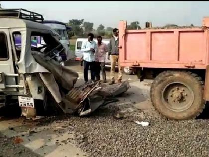 Wife killed and husband injured in a tractor-jeep crash in Muktainagar taluka | मुक्ताईनगर तालुक्यात ट्रॅक्टर-जीप अपघातात पत्नी ठार, पती जखमी