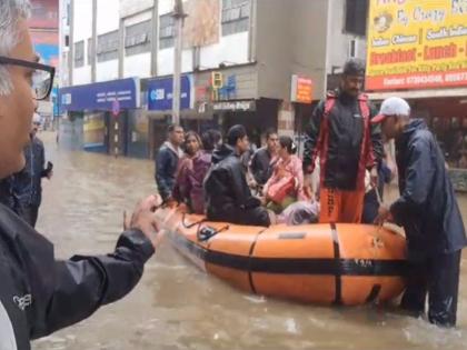 Heavy rains in Nagpur, flood situation on roads Sitabardi, Panchsheel Chowk is Block | नागपुरात पावसाचे तांडव, रस्त्यांवर पूरपरिस्थिती सिताबर्डी, पंचशील चौक ‘ब्लॉक’