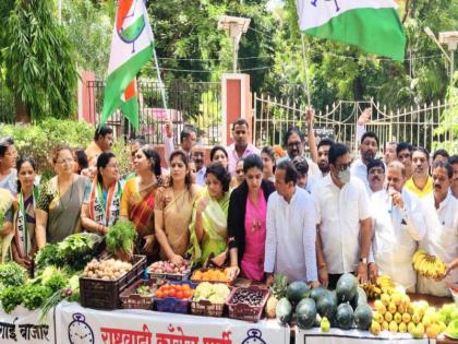 Modi inflation market in Pune ncp unique agitation against inflation | पुण्यात भरवला 'मोदी महागाई बाजार'; राष्ट्रवादीचे महागाईविरोधात अनोखे आंदोलन