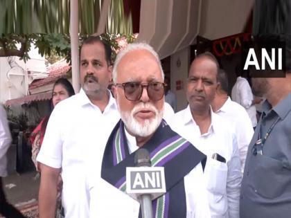 chhagan bhujbal first reaction after taking minister oath and said from 1991 working on many departments | शपथ घेताच छगन भुजबळांची पहिली प्रतिक्रिया, म्हणाले, “गृहमंत्रालयही सांभाळले आहे, आता...” chhagan bhujbal first reaction after taking minister oath and said from 1991 working on many departments | शपथ घेताच छगन भुजबळांची पहिली प्रतिक्रिया, म्हणाले, “गृहमंत्रालयही सांभाळले आहे, आता...”