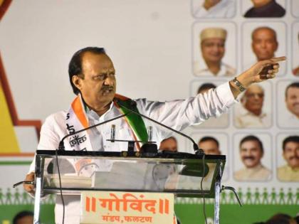 Whenever Ajit Pawar gets angry when he sees his mobile phone ... | ज्याचं-त्याचं डोकं मोबाईलमध्ये पाहून अजित पवारांना राग येतो तेव्हा...