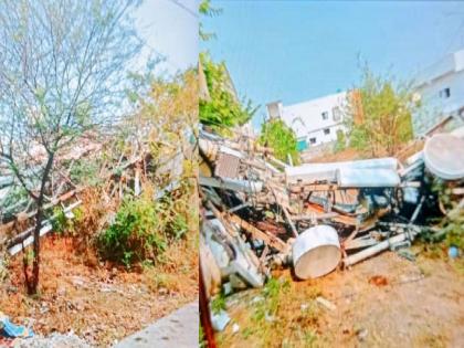 The storm caused the 121-foot tower to collapse on the house, fortunately | वादळामुळे १२१ फूट टॉवर घरावर कोसळले, सुदैवाने जीवितहानी टळली