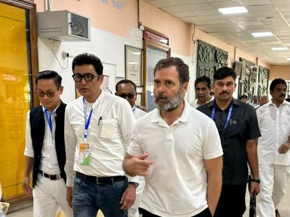 MP Rahul Gandhi enters Manipur; The police stopped the convoy, claiming that it was not safe to go ahead | राहुल गांधी मणिपूरमध्ये दाखल; पोलिसांनी अडवला ताफा, पुढे सुरक्षित नसल्याचा दावा