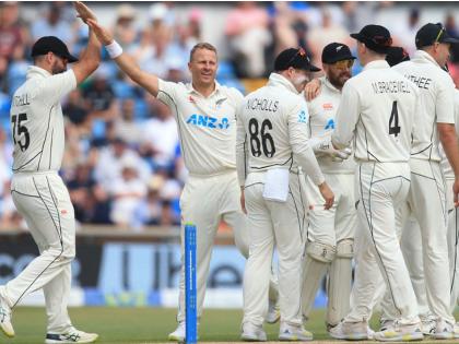 New Zealand Vs England : Thrilling till the end, New Zealand did a miracle after the follow-on, England lost by one run, greatest test match in the history of the Cricket | New Zealand Vs England : अखेरपर्यंत थरार, फॉलोऑननंतर न्यूझीलंडने केला चमत्कार, इंग्लंडची एका धावेने हार