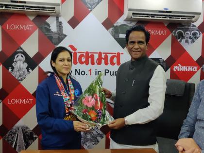 देशाचे रेल्वे राज्यमंत्री रावसाहेब दानवे यांच्या हस्ते नीता मेहता यांना गौरविण्यात आले देशाचे रेल्वे राज्यमंत्री रावसाहेब दानवे यांच्या हस्ते नीता मेहता यांना गौरविण्यात आले