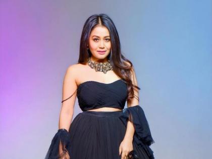 OMG! Neha Kakkar shared a photo in the bathroom ?, a troll on social media | बाबो ! नेहा कक्करने शेअर केला बाथरूममधला फोटो?, सोशल मीडियावर होतेय ट्रोल