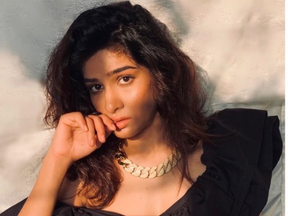 Neha Khan shared glamrous photos on Instagram, see her photos | नेहा खानच्या कातिल अदा पाहून व्हाल मदहोश, पहा तिचे फोटो