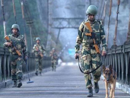 Operation Sindoor, India vs Pakistan: no LoC, terrorists are trying to infiltrate from the Nepal border; 37 people are lying in wait... security on high alert | एलओसीच नाही, नेपाळच्या सीमेवरून दहशतवादी घुसखोरीच्या प्रयत्नात; ३७ जण दबा धरून बसलेत... Operation Sindoor, India vs Pakistan: no LoC, terrorists are trying to infiltrate from the Nepal border; 37 people are lying in wait... security on high alert | एलओसीच नाही, नेपाळच्या सीमेवरून दहशतवादी घुसखोरीच्या प्रयत्नात; ३७ जण दबा धरून बसलेत...