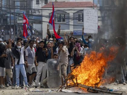 Nepal Protest: Houses, government offices were burning..; This village in Bihar witnessed the Nepal violence up close | घरे, सरकारी कार्यालये जळत होती..; बिहारच्या या गावाने अगदी जवळून पाहिला नेपाळ हिंसाचार Nepal Protest: Houses, government offices were burning..; This village in Bihar witnessed the Nepal violence up close | घरे, सरकारी कार्यालये जळत होती..; बिहारच्या या गावाने अगदी जवळून पाहिला नेपाळ हिंसाचार