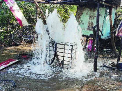 Leakage of Panvel Municipal Waterway to Nerpada | पनवेल महानगरपालिकेच्या जलवाहिनीला नेरेपाडा येथे गळती