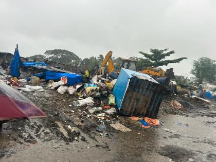 Demolition of 250 houses in Malad, Malvani-Ambojwadi during heavy rains MLA Aslam Sheikh angry | भर पावसात मालाड, मालवणी-अंबोजवाडीमध्ये २५० घरांवर तोडक कारवाई; आमदार अस्लम शेख आक्रमक 