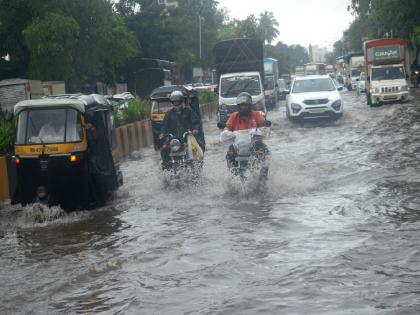 Navi Mumbai was also hit by rain Water spilled everywhere Life disrupted | नवी मुंबईलाही पावसाने झोडपले! ठिकठिकाणी पाणी तुंबले; जनजीवन विस्कळीत