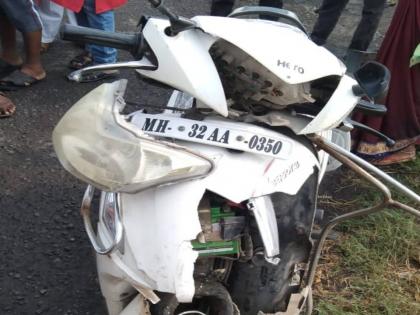 Mother and daughter seriously injured; The moped went out of control and hit the Scorpio | मायलेकी गंभीर जखमी; मोपेड अनियंत्रित होऊन स्कार्पिओवर धडकली