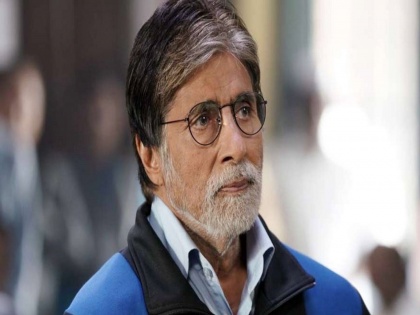 Amitabh Bachchan expresses 'gratitude, love for concern and wishes' after undergoing surgery |  अमिताभ बच्चन यांच्यावर यशस्वी शस्त्रक्रिया, चाहत्यांच्या प्रेमाने झाले भावूक