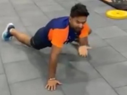 rishabh Pant Again Become Spiderman This Time During Team Gym Session india vs england 3rd test Ahmedabad | Ind vs Eng: रिषभ पंत स्पायडरमॅन होऊन धमाल करतो तेव्हा...; VIDEO व्हायरल