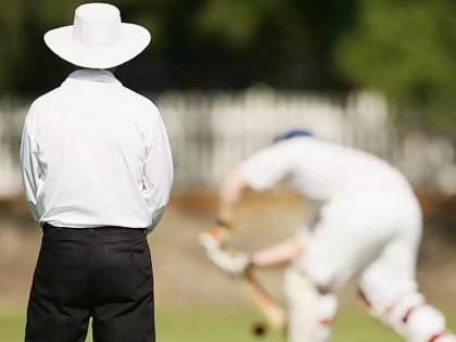 upset by the attitude of england players umpire jack hodges refused to resume on this day | इंग्लंडच्या चुकीच्या वागणुकीला कंटाळला, LIVE सामन्यातून पंच माघारी परतला, पुन्हा आलाच नाही!