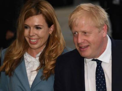 UK PM Boris Johnson To Wed Fiancee Carrie Symonds Next Summer Report | साठीच्या उंबरठ्यावर असलेले बोरिस जॉन्सन लग्नगाठ बांधणार, गर्लफ्रेंड कॅरी सायमंडसोबत नवी इनिंग!