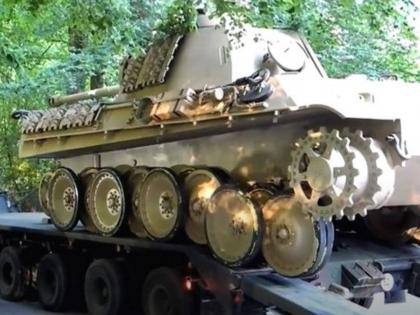 German 84 year old hit with massive fine over WWII tank | काय सांगता! वृद्धानं घरात लपवून ठेवला होता दुसऱ्या महायुद्धातला रणगाडा; 'असा' झाला उलगडा