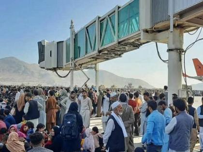 Afghanistan crisis Kabul Airspace Closed Air India Flight To Afghan Capital Cant Operate | एअरलिफ्ट लांबणीवर! अफगाणिस्तानची हवाई हद्द बंद असल्यानं भारताच्या मोहिमेला ब्रेक