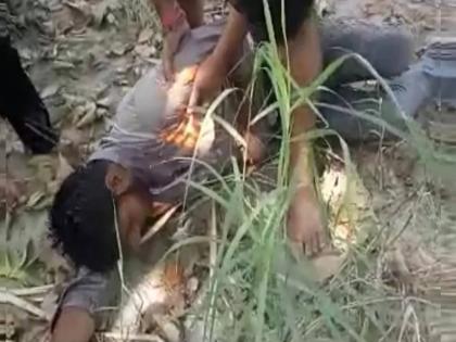 wife stubbornness angry husband tries suicide attempt by jumping in canal in up | वाद होताच पत्नीकडून माहेरी जाण्याचा हट्ट; पतीनं उचललं टोकाचं पाऊल