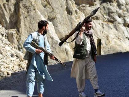 afghanistan crisis updates taliban stops internet in panjshir to prevent amrullah saleh from tweeting | Afghanistan Taliban: पंजशीरच्या वाघाची डरकाळी! अमरुल्ला सालेहच्या एका ट्विटनं तालिबानी घाबरले, इंटरनेट केलं बंद