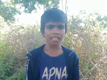 o sir student sings special song for teacher amid online lectures | VIDEO: ओ सर! नाही पडणार तुमचा विसर!! चिमुकल्याचं लय भारी गाणं ऐकलंत का?