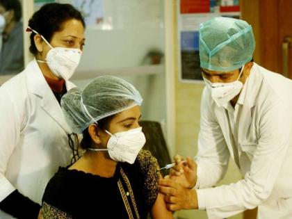 Corona Vaccination: कोरोना लस घेतलेल्यांची चिंता वाढली; अवघ्या ४ महिन्यांत 'अशी' होतेय स्थिती