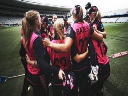 New Zealand womens cricket team receives bomb threat in Leicester | न्यूझीलंडच्या महिला क्रिकेट संघाला मिळाली बॉम्बची ठेवल्याची धमकी, क्रिकेट विश्वात खळबळ