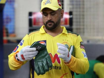 ipl 47th match chennai superkings skipper ms dhoni reacts afte loss against rajasthan royals | IPL 2021: धोनीनं पराभवामागचं कारण सांगितलं, शतकवीर ऋतुराज गायकवाडबाबत केलं मोठं विधान