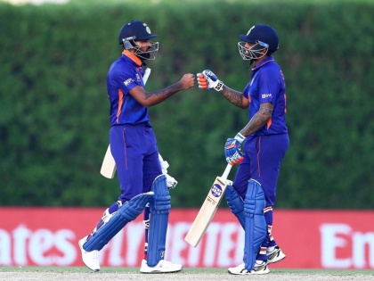 T20 World Cup India Beat Australia by 8 Wickets | T20 World Cup: टीम इंडियाचा कांगारूंना दणका; रोहित शर्माचे दमदार अर्धशतक; गोलंदाजीत अश्विन चमकला