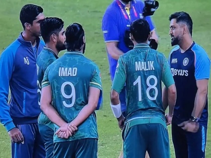 T20 World Cup Ind vs Pak Ms Dhoni On Losing Against Pakistan In World Cups Watch Video From 2016 | T20 World Cup Ind vs Pak: भारताच्या पराभवानं दु:खी आहात? धोनी बाबांच्या चार ओळी ऐका; मन शांत होईल