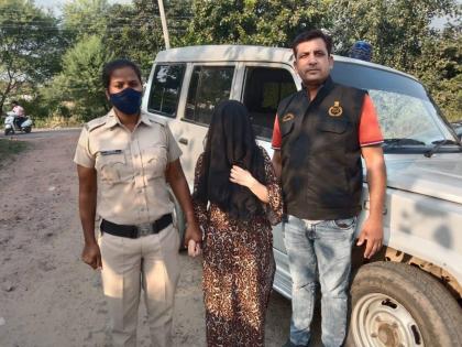 in haryana Daughter Was Molested Mother Put Petrol And Burnt The Young Man Alive | झोपेच्या गोळ्या देऊन महिलेनं लिव इन पार्टनरला जिवंत जाळलं; कारण ऐकून पोलिसांना धक्का