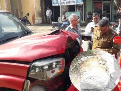 in karnal haryana 70 kg stone fell on car in delhi chandigarh national highway | धावत्या कारवर अचानक कोसळला ७० किलोचा दगड; चालक म्हणतो, आकाशातून पडला; पोलीस चकित